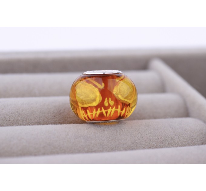 Jack  Skellinghton Amber Bead